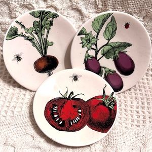 Veggie “Two's Company” Small Plates Set Of 3. Rare